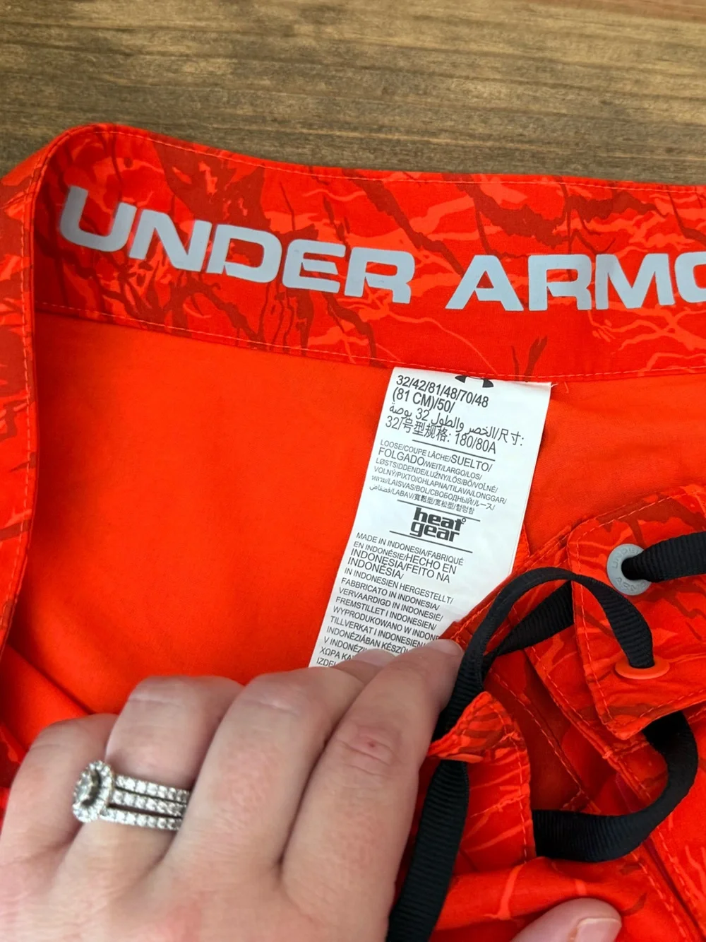 Mens Under Armour Orange Swim/Board Shorts, Mens UA Swim Trunks Size 32